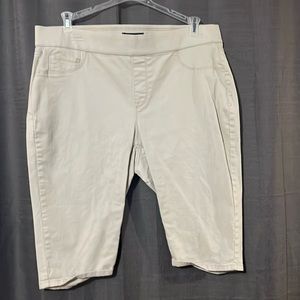 Bandolino short